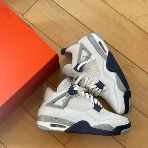 Jordan 4 “Midnight Navy”